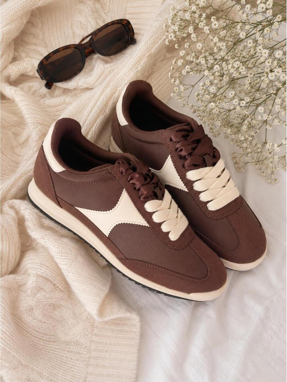 Universal Thread Brown Retro Runner Sneakers Memory Foam Lace Up Shoes 8 NWT